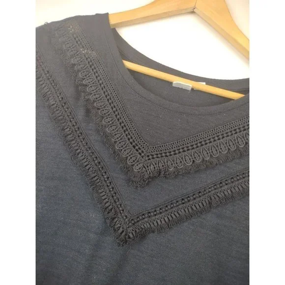 Womens Gap Short Sleeve Sz Small Black Embroidery Around Neck Line - Picture 6 of 6
